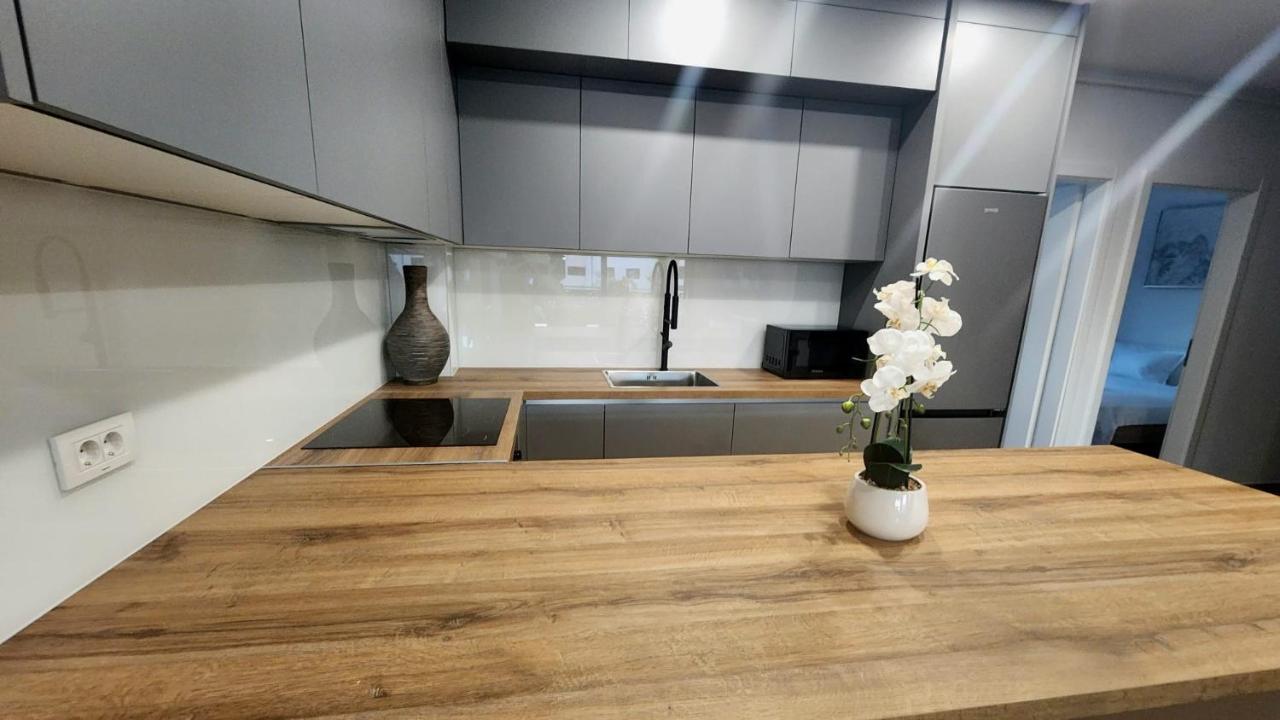 Allure Apartments Zara Esterno foto