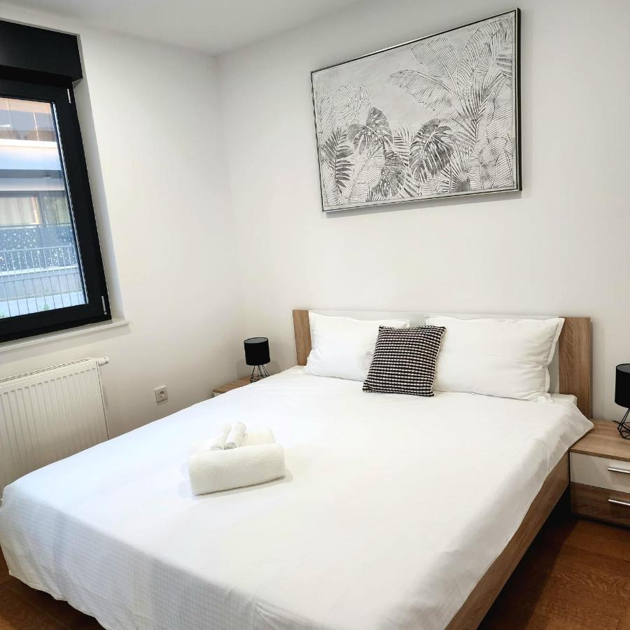 Allure Apartments Zara Esterno foto