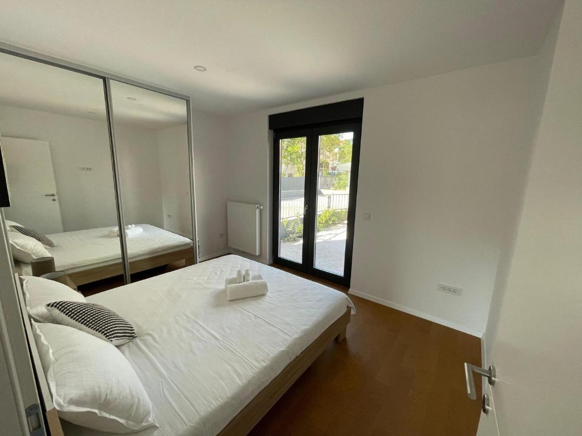 Allure Apartments Zara Esterno foto