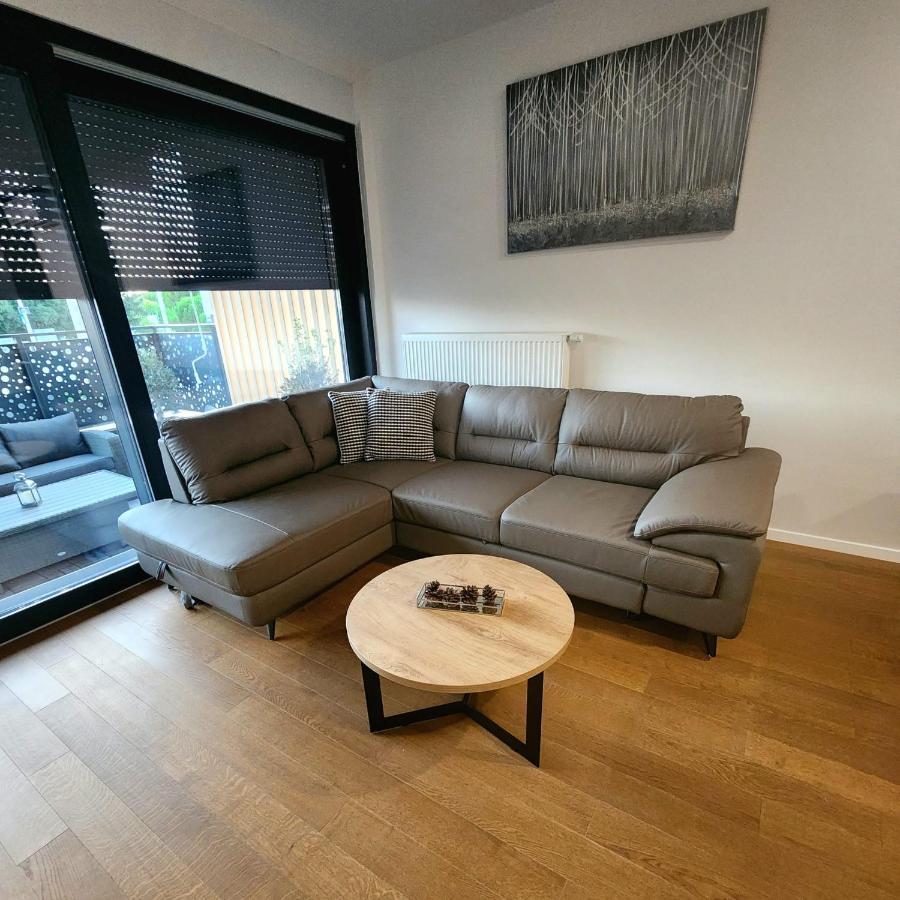 Allure Apartments Zara Esterno foto