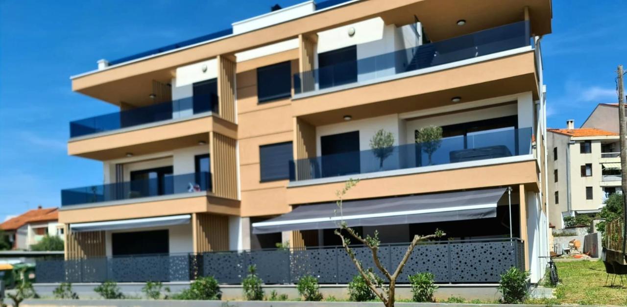 Allure Apartments Zara Esterno foto
