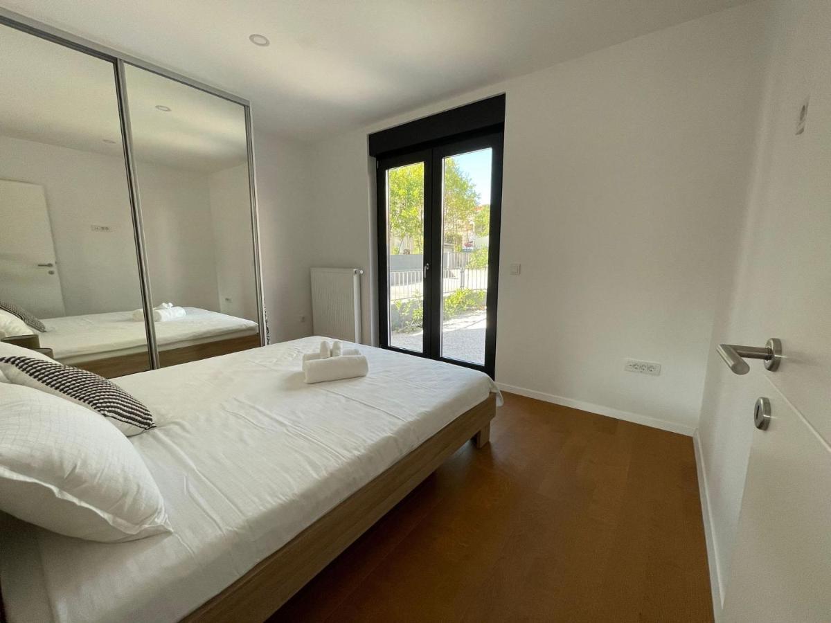 Allure Apartments Zara Esterno foto
